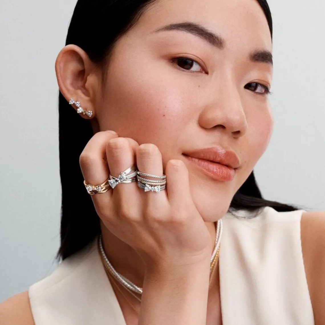 Pandora Clous d’Oreilles Nœud Scintillant Doré | Femme Boucles D'Oreilles